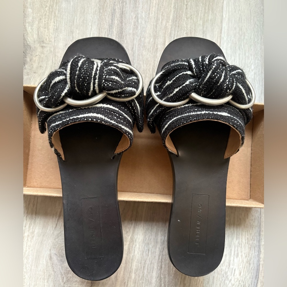 Either/or Sample Sale Item ‘The Knot’ Size 9